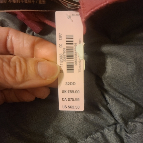 Victoria Secret Bras - Picture 2 of 4